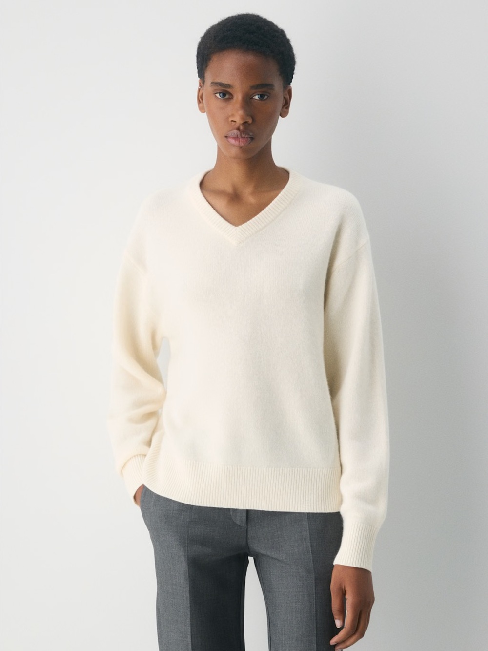 NWT - Aritzia Essential Cashmere Context Sweater - Whisper White - Medium